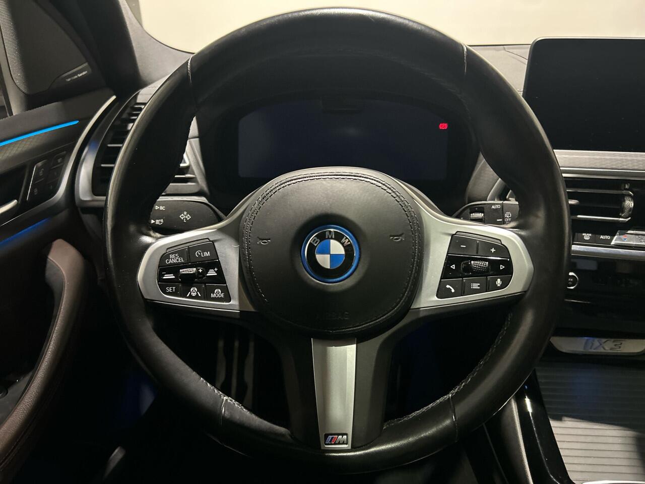 BMW X3 iX3 High Executive 80 kWh | Panoramadak | Lederen bekleding | HUD | 21 inch Velgen | Sportstoelen | M - Sport | SoH (batterijcheck) 96,9 % score!