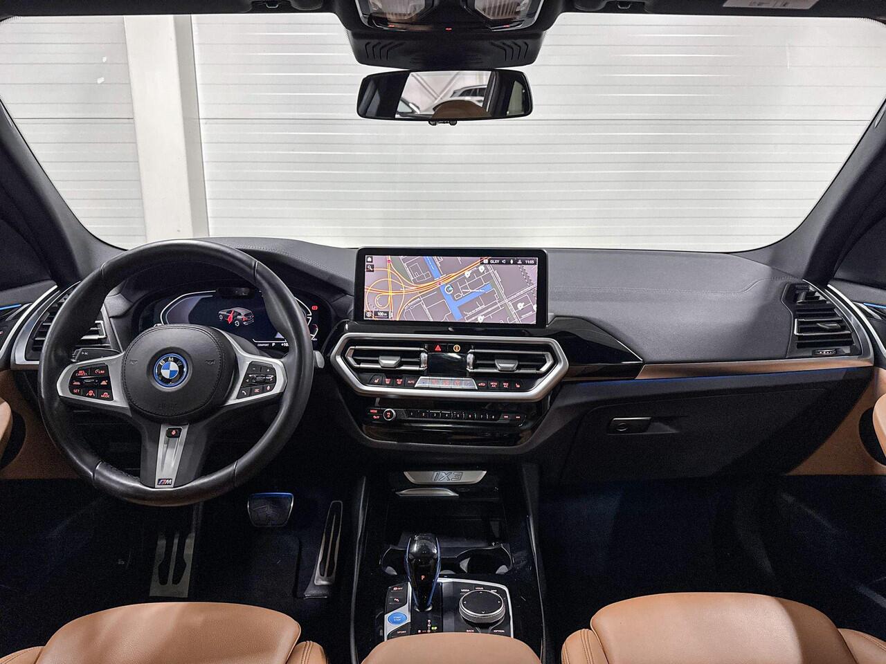 BMW X3 iX3 Executive 80 kWh | Stoelverwarming | Pano | Draadloos Opladen | Memory