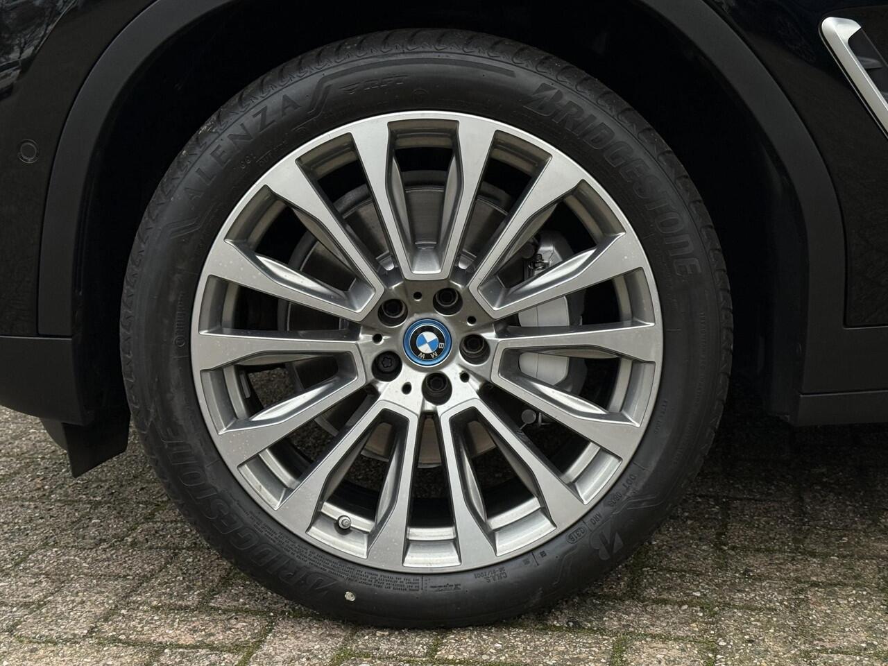 BMW X3 xDrive30e LCI | SPORTSTOELEN | LEDER | PANORAMADAK | CAMERA | BMW LIVE COCKPIT | 20 INCH LM VELGEN |