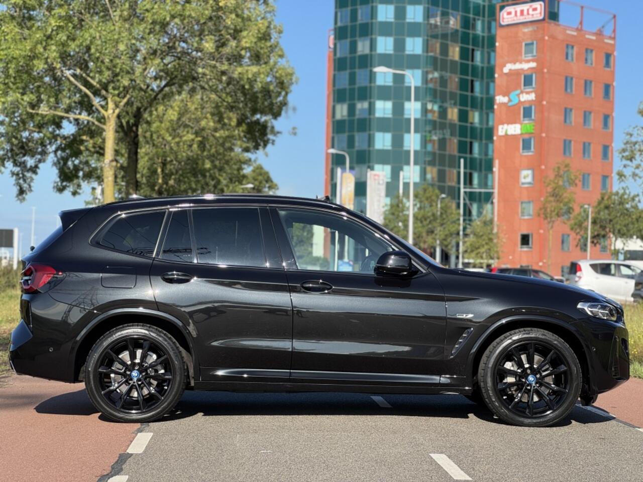 BMW X3 xDrive30e M-Sport 292 Pk Carbon Pano Camera