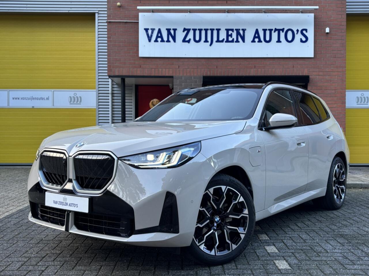 BMW X3 30e xDrive M-Sport Panorama Trekhaak Harman Memory 20"