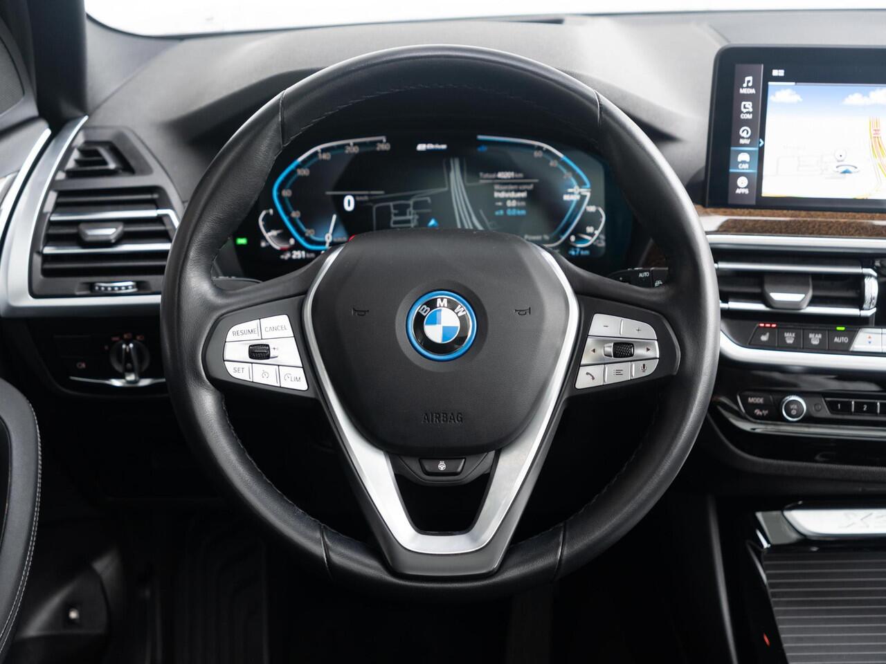 BMW X3 xDrive30e | High Executive | Business Edition | 20 inch | Glazen panoramadak | Driving Assistant | BMW Laserlight | Head-Up Display | HiFi System