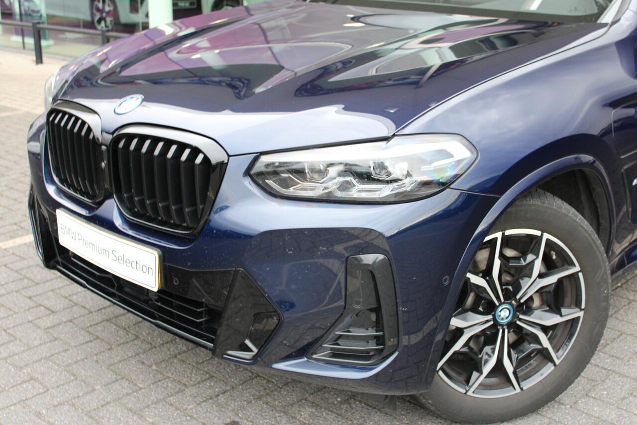 BMW X3 xDrive30e High Executive M Sport Automaat / Panoramadak / Trekhaak / Sportstoelen / LED / Parking Assistant Plus / Stoelverwarming / Live Cockpit Professional