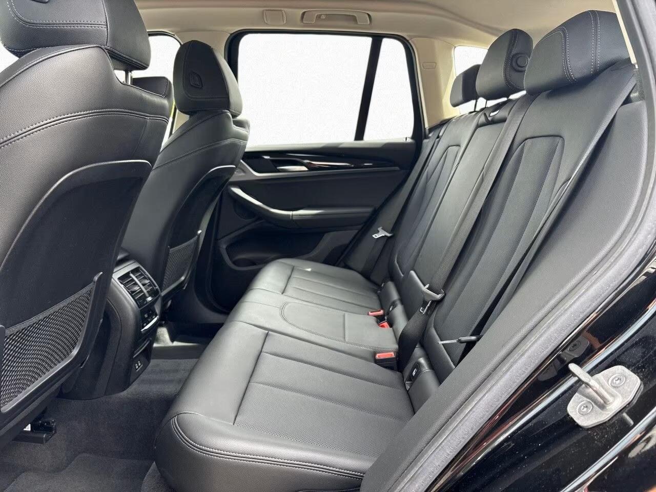 BMW X3 xDrive30d 286 PK Navi Camera Live Cockpit Sportstoelen Stoelverwarming 19 Inch