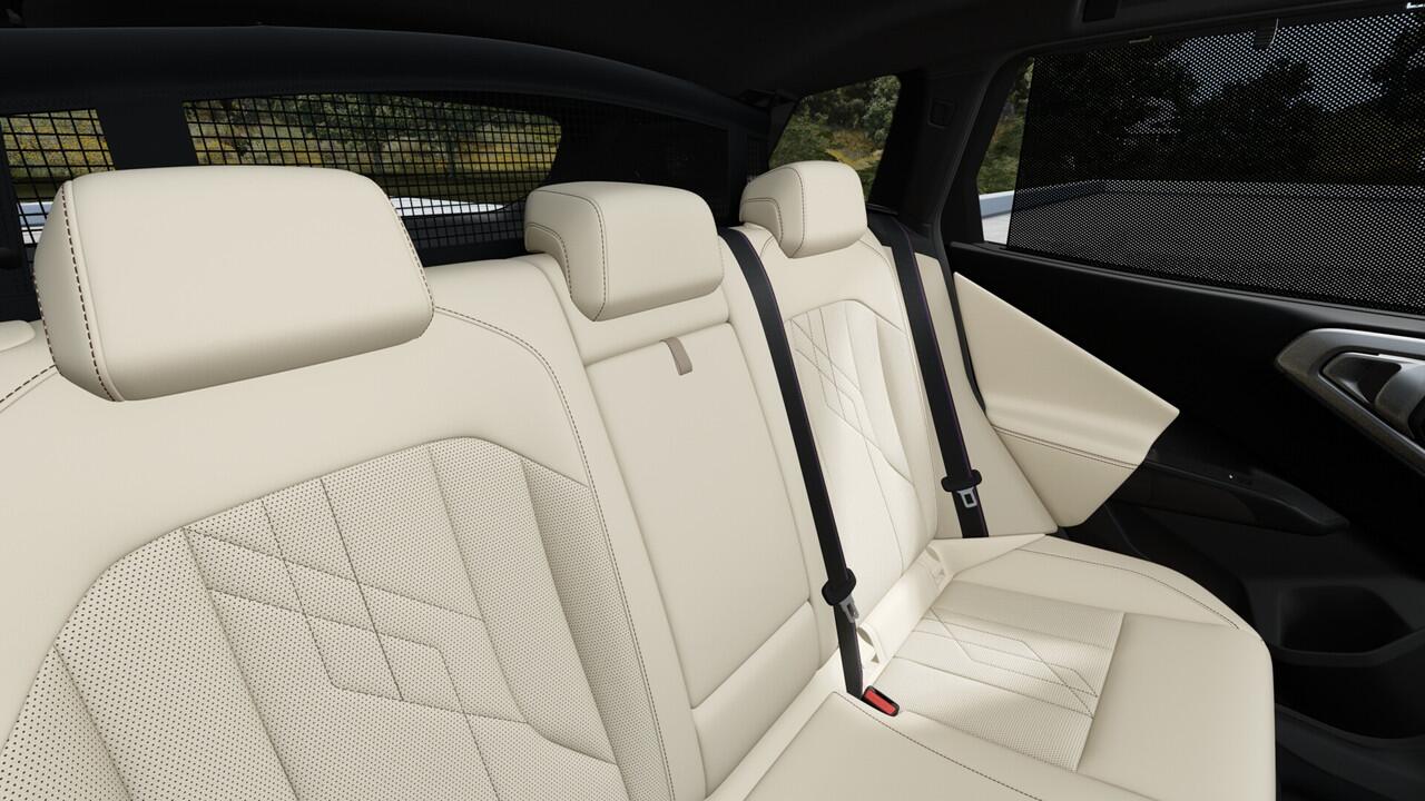 BMW X3 30e xDrive M Sport Automaat / Trekhaak / Sportstoelen / Parking Assistant Professional / Comfort Access / Adaptieve LED / Driving Assistant Professional / Harman Kardon