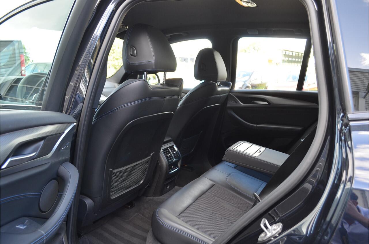 BMW X3 xDrive20i M Sport Adaptive cruise | Virtual cockpit | Elektr a.klep | Zwarte hemel | Carbon zwart | 19'' LMV