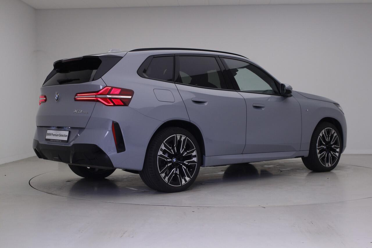BMW X3 30e xDrive M-Sport | Trekhaak | Panorama | 21" | Elek. verst. stoelen | Brooklyn Grau