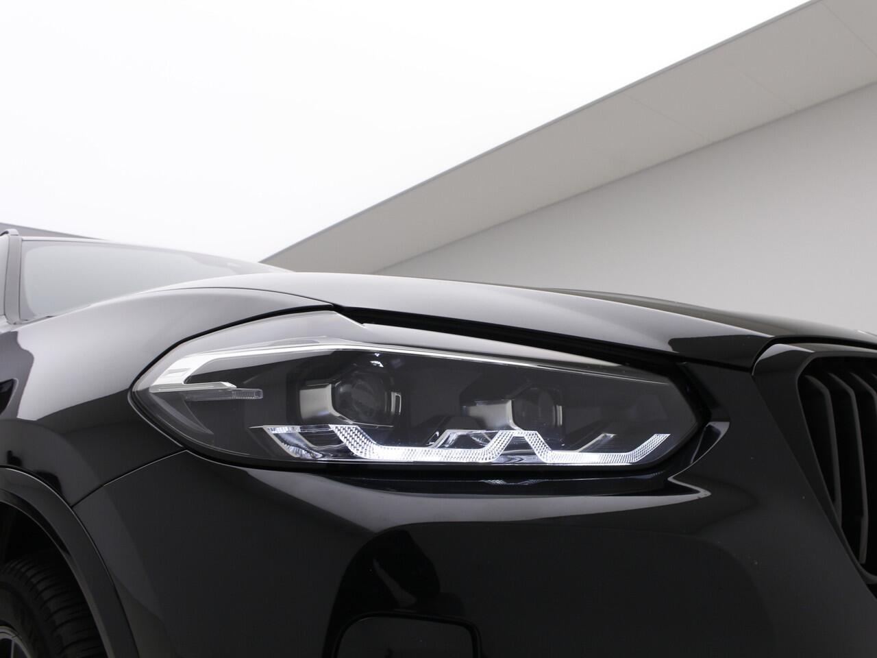 BMW X3 xDrive30e High Executive | M-Sport | Panorama dak | Shadow Line | HiFi | Voorbereiding Driving Assistance