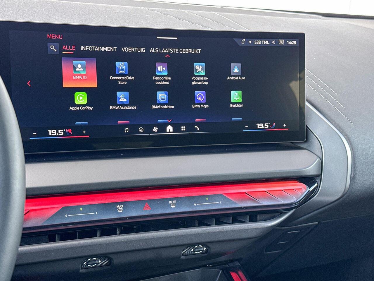 BMW X3 M50 M-Sport / Driving Assistant Professional / Adaptief M Onderstel / Harman Kardon / Head-Up / Parking Assistant Plus / Stoelventilatie / Stoelverwarming / Stuurwielrandverwarming / 21 inch / Getint Glas