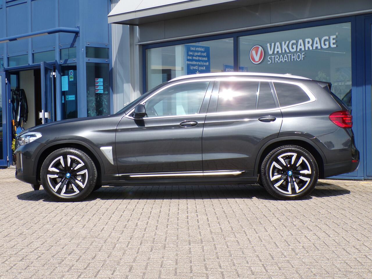 BMW X3 iX3 Executive 80 kWh, SOH 95% / Full LED / Elektr. Schuifdak / Stoelverwarming / Navigatie / Camera + Sensoren / Climate Control / 19'' LMV