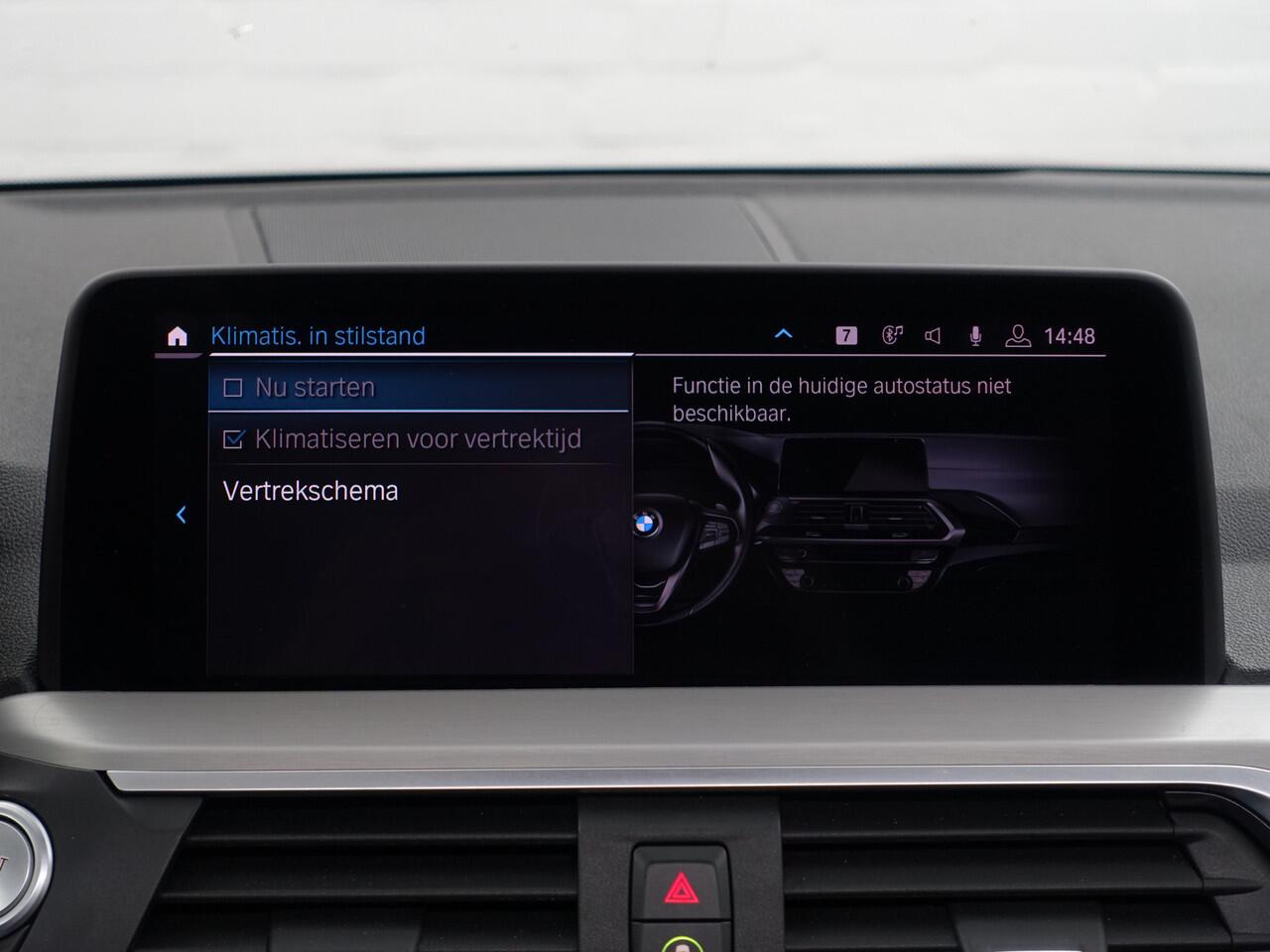 BMW X3 xDrive30e High Executive Aut- Panoramadak, Stuur/Stoelverwarming, Sfeerverlichting, Standkachel, Sport Interieur