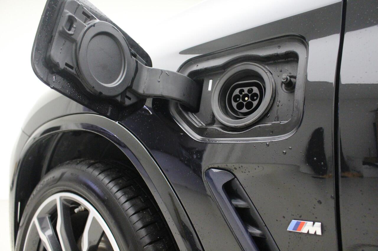 BMW X3 xDrive30e M-Sport | Trekhaak | Panorama | Head-Up | Camera | Leder |