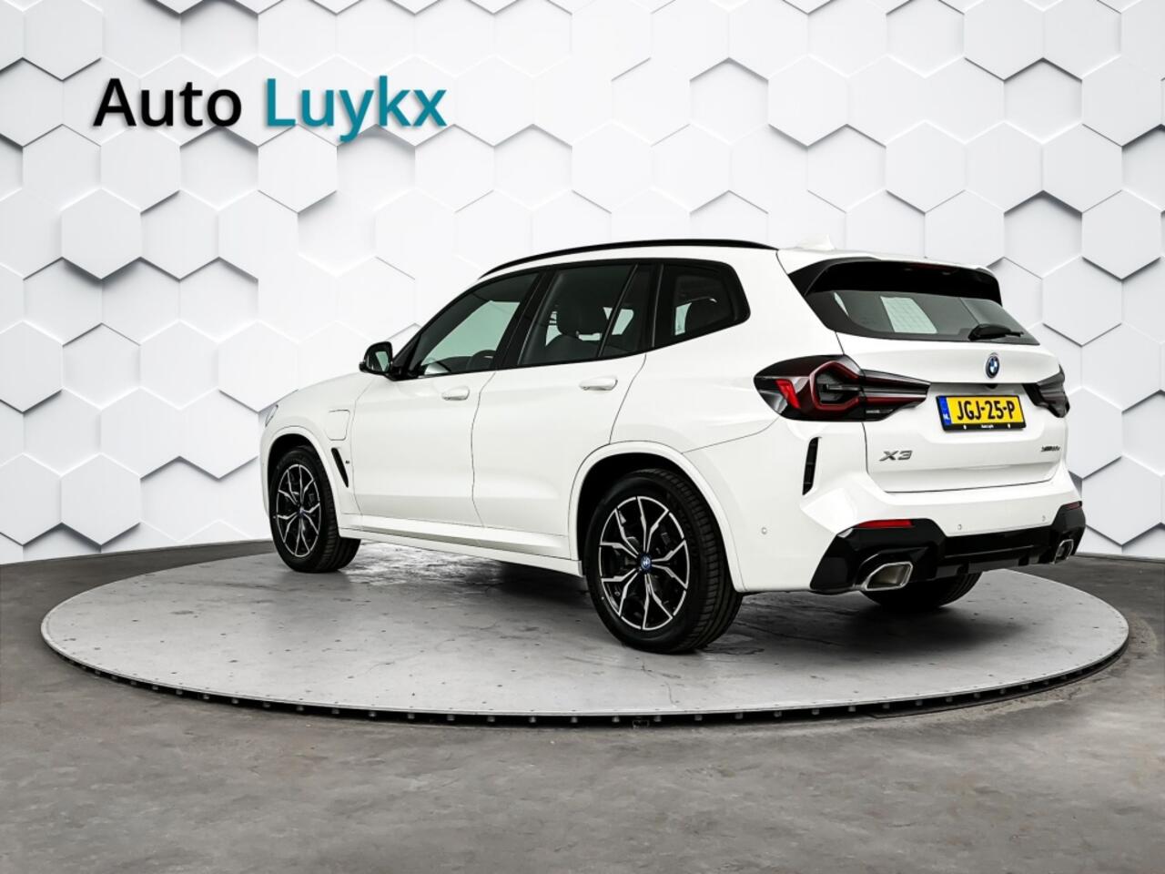 BMW X3 xDrive30e M-Sport | BLACK FRIDAY WEEKEND DEAL | 19'' L.M. Velgen | Lederen Bekleding | Elektrische Achterklep