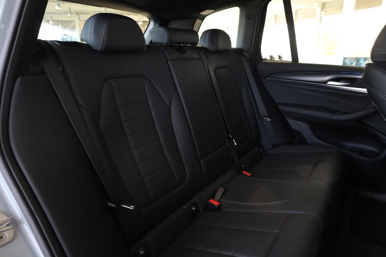 BMW X3 xDrive30e M Sportpakket | Panoramadak | Active Cruise Control | Head-Up Display