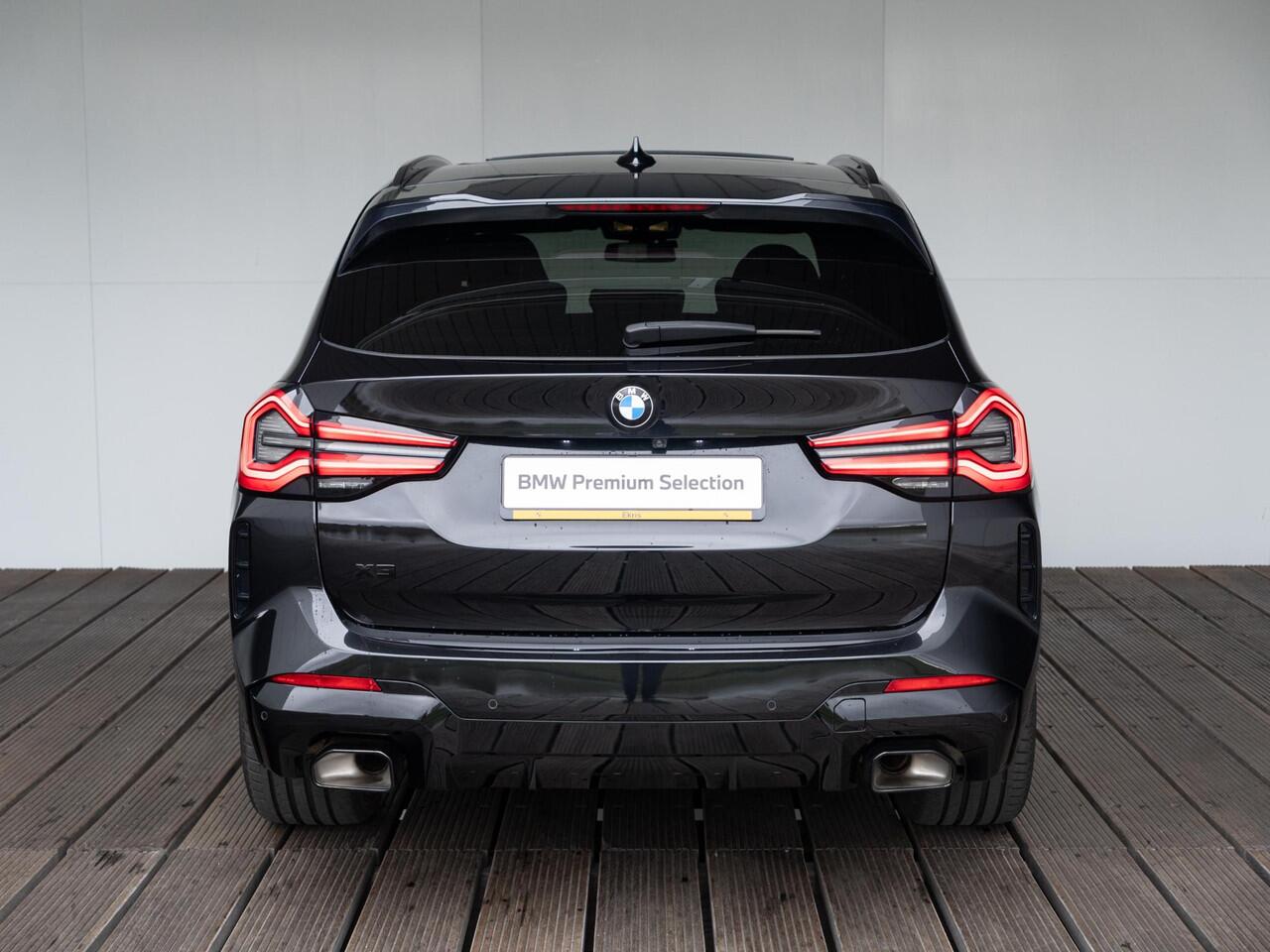 BMW X3 xDrive30e | M Sportpakket | M Sport Stoelen | Head-Up Display | Panoramadak | Stuurwielrand verwarmd | Comfort Access | Achteruitrijcamera | 21''