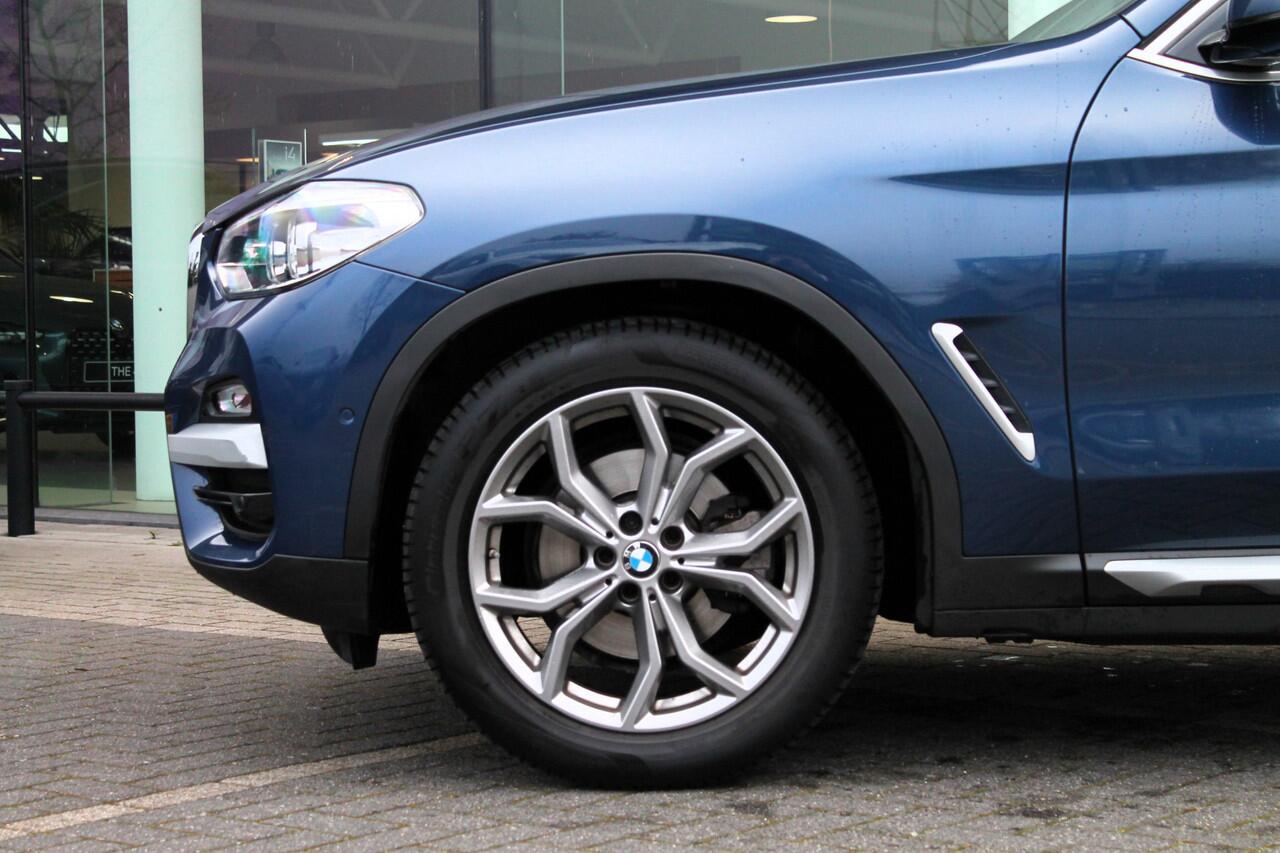 BMW X3 xDrive20i Executive xLine Automaat / Sportstoelen / LED / Parking Assistant / Navigatie Professional