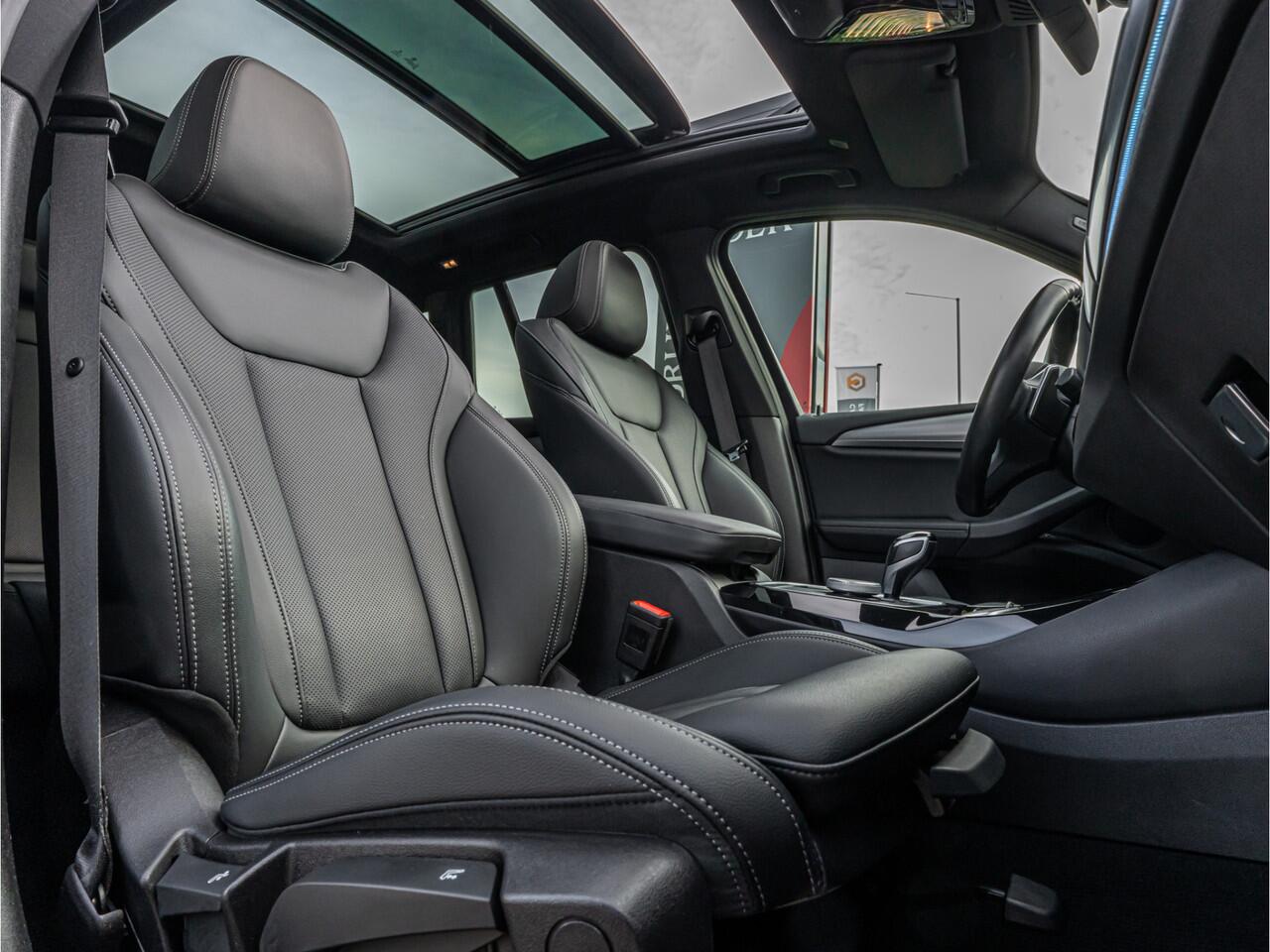 BMW X3 xDrive30e High Exe M-Sport PANO CAMERA SHADOW LINE 19 INCH STOELVERW LEDER