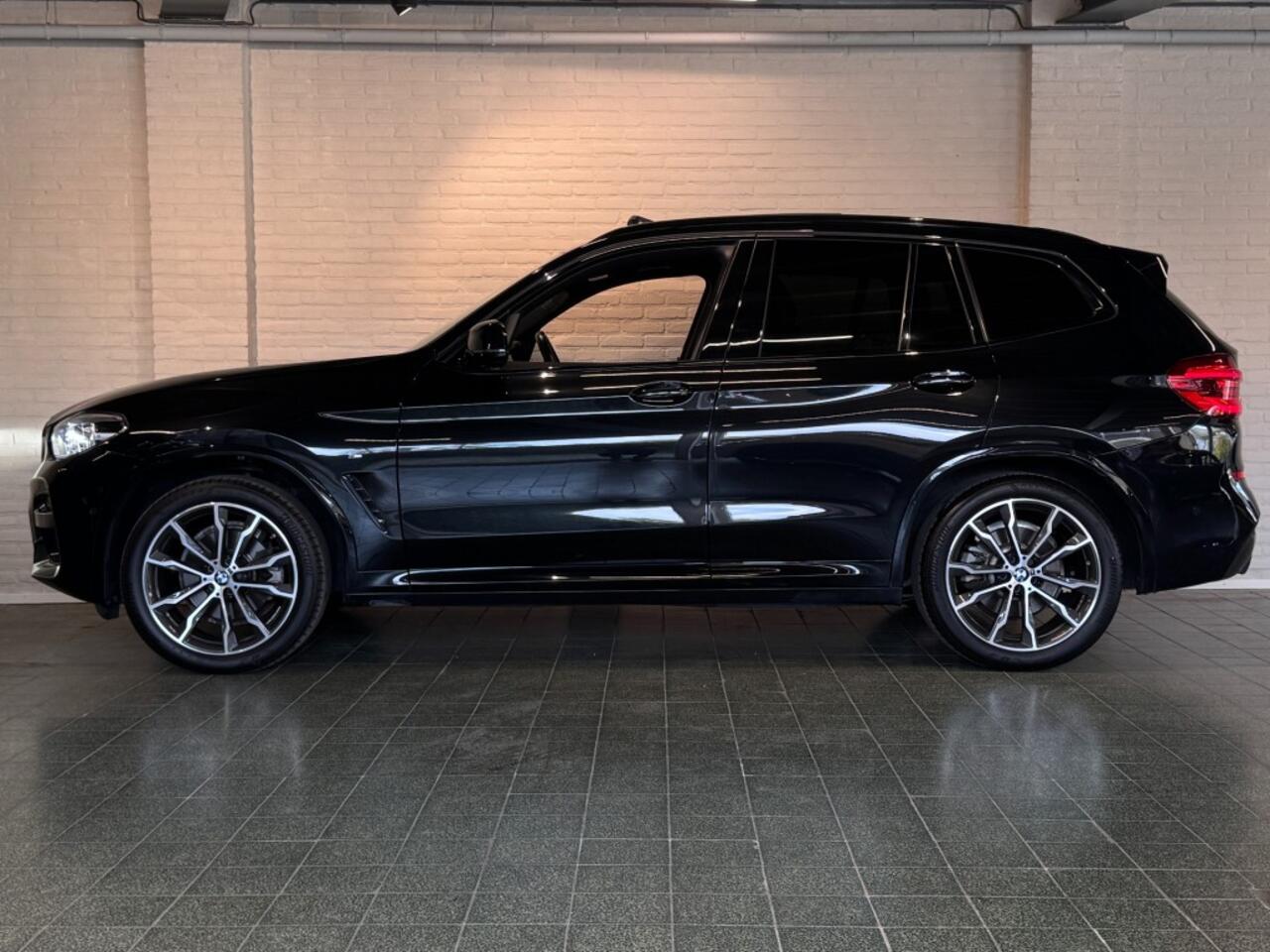 BMW X3 xDrive20i High Executive M-Sport Pano Trekhaak Camera 20''