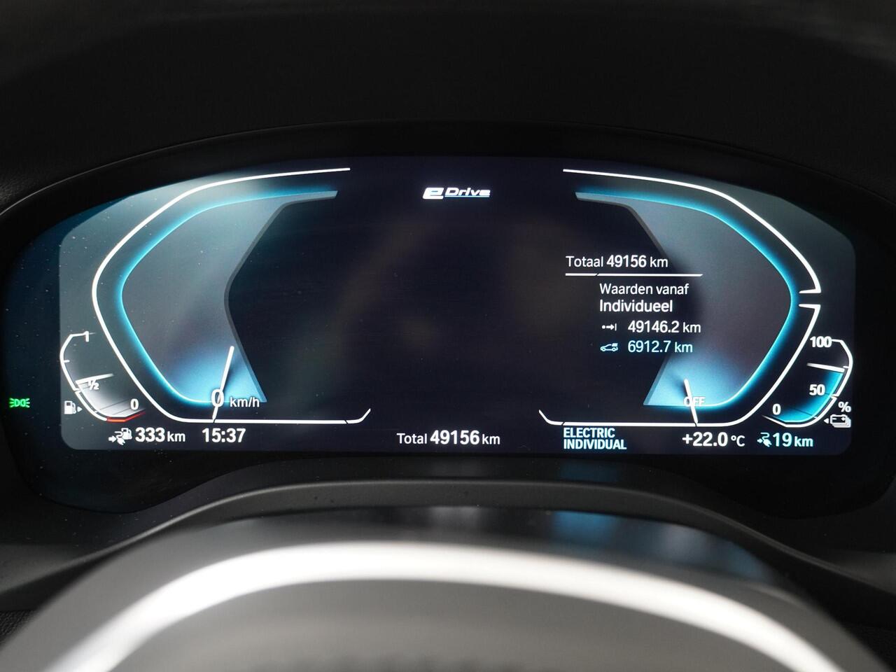 BMW X3 xDrive30e | M-Sportpakket | Panoramadak | HiFi | 19''