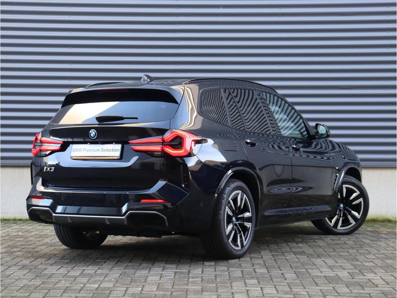 BMW X3 iX3 Executive | M Sportpakket | Driving Assistant Prof. | Getint Glas | Stuurwielverwarming | Adaptief Onderstel | Sportstoelen | Adaptieve LED | 19'' LMV