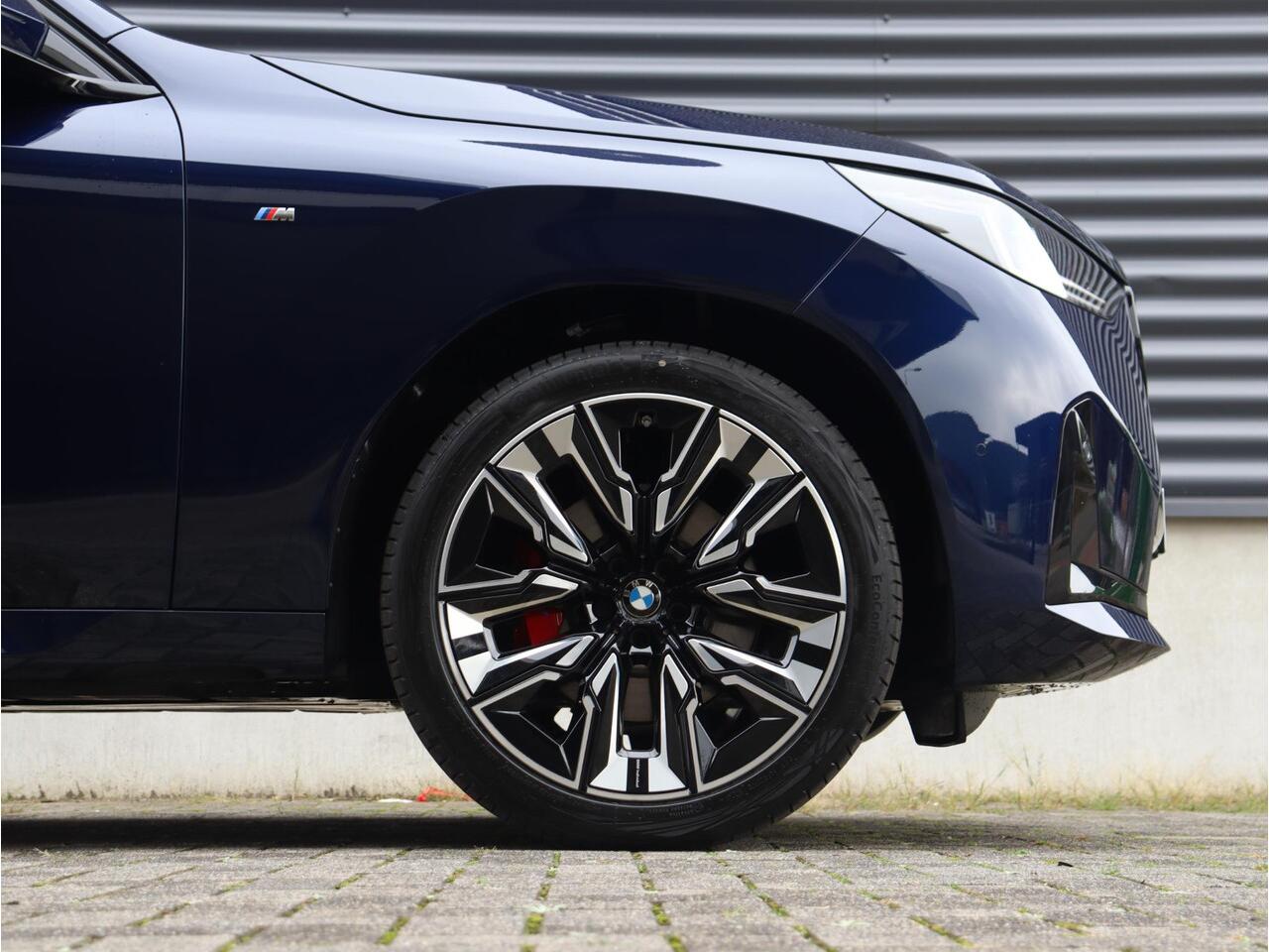 BMW X3 30e xDrive | M Sportpakket Pro | Panodak | Trekhaak | Driving Assistant Plus | Stoelventilatie | Parking Assistant Plus | Harman Kardon | 21'' LMV