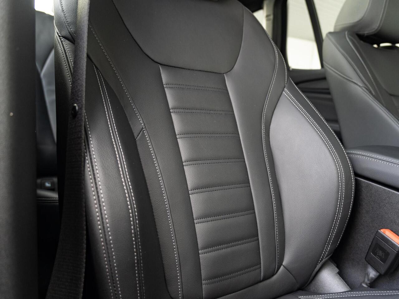 BMW X3 xDrive20i | High Executive | M Sportpakket | Comfort Access | Achteruitrijcamera | Panoramadak | Stoelverwarming | PDC | 20''