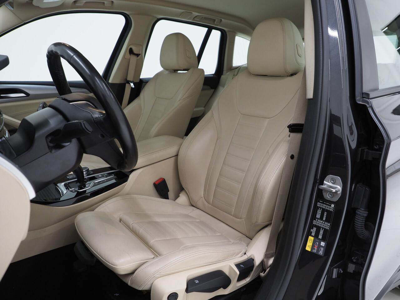 BMW X3 xDrive30e 292PK | Sportstoelen | Leder | Camera | Virtual | Stoelverwarming | DAB | Carplay