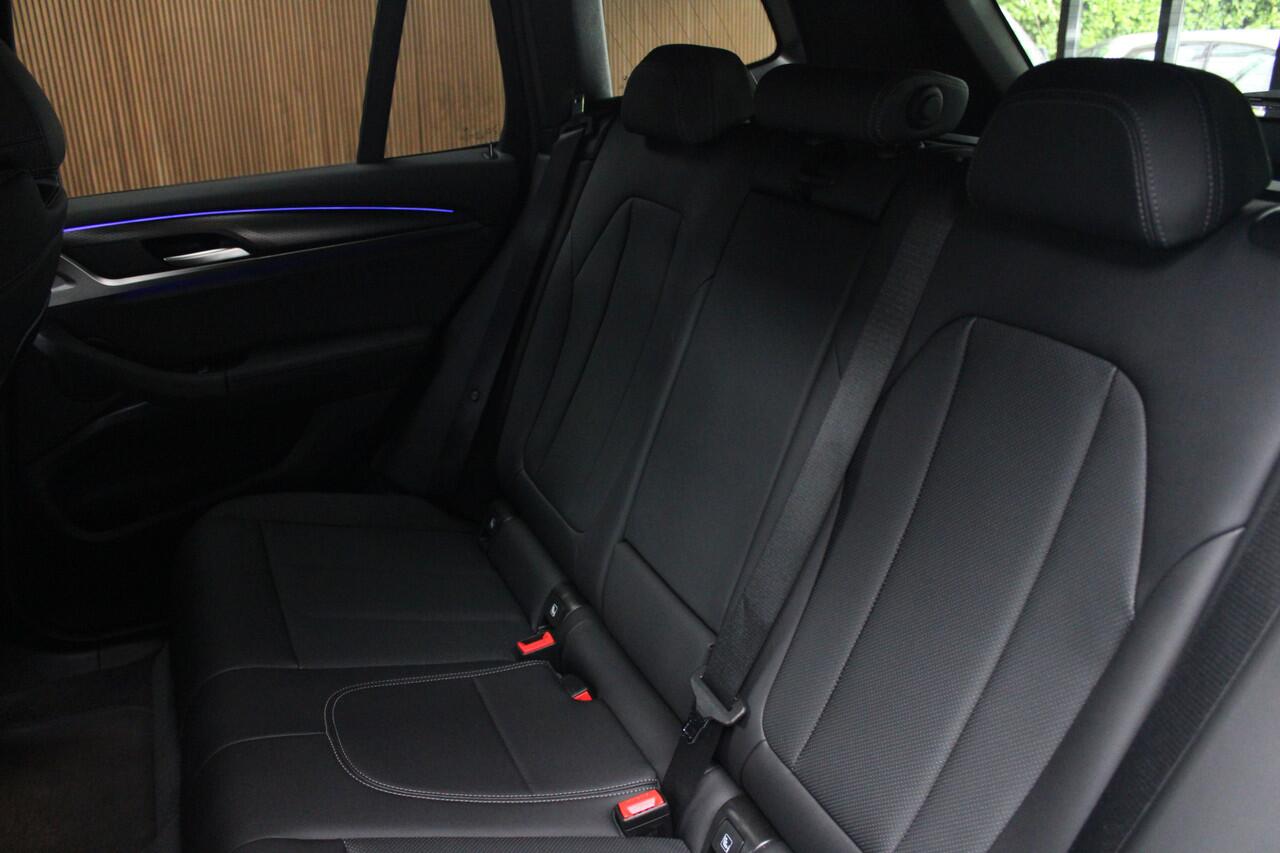 BMW X3 xDrive20i High Exe M-Pakket HUD Leer ACC Camera Navi Laser LED Elektr. achterklep Climate (3-zone) Elektr. trekhaak PDC LM velgen