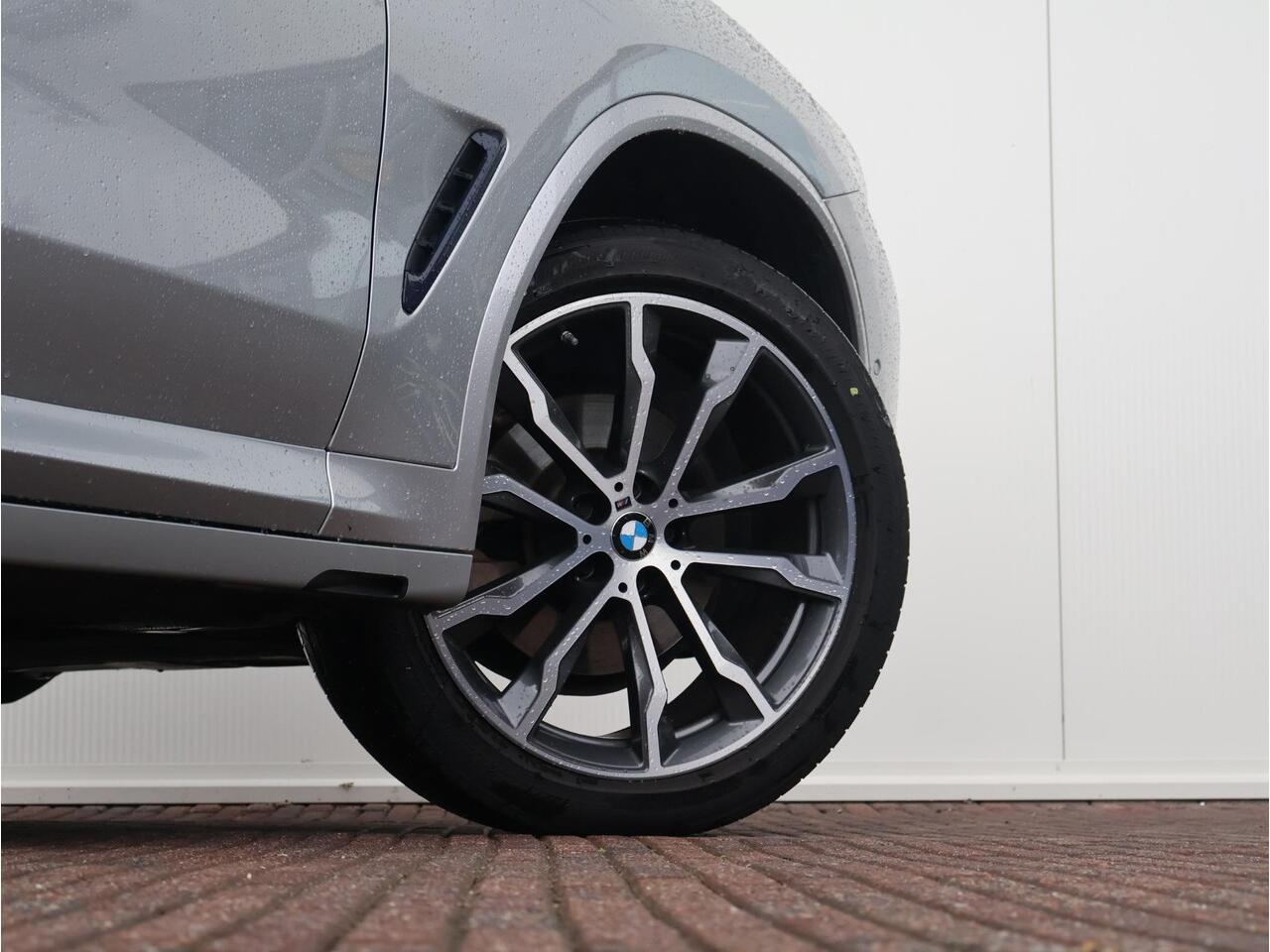 BMW X3 xDrive20i High Executive M-Sportpakket / Head Up Display / Trekhaak / Comfort Access / HIFI /