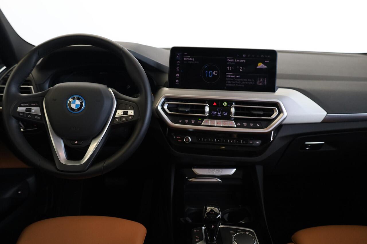 BMW X3 xDrive30e | Panoramadak | Trekhaak elektr. | Laserlicht