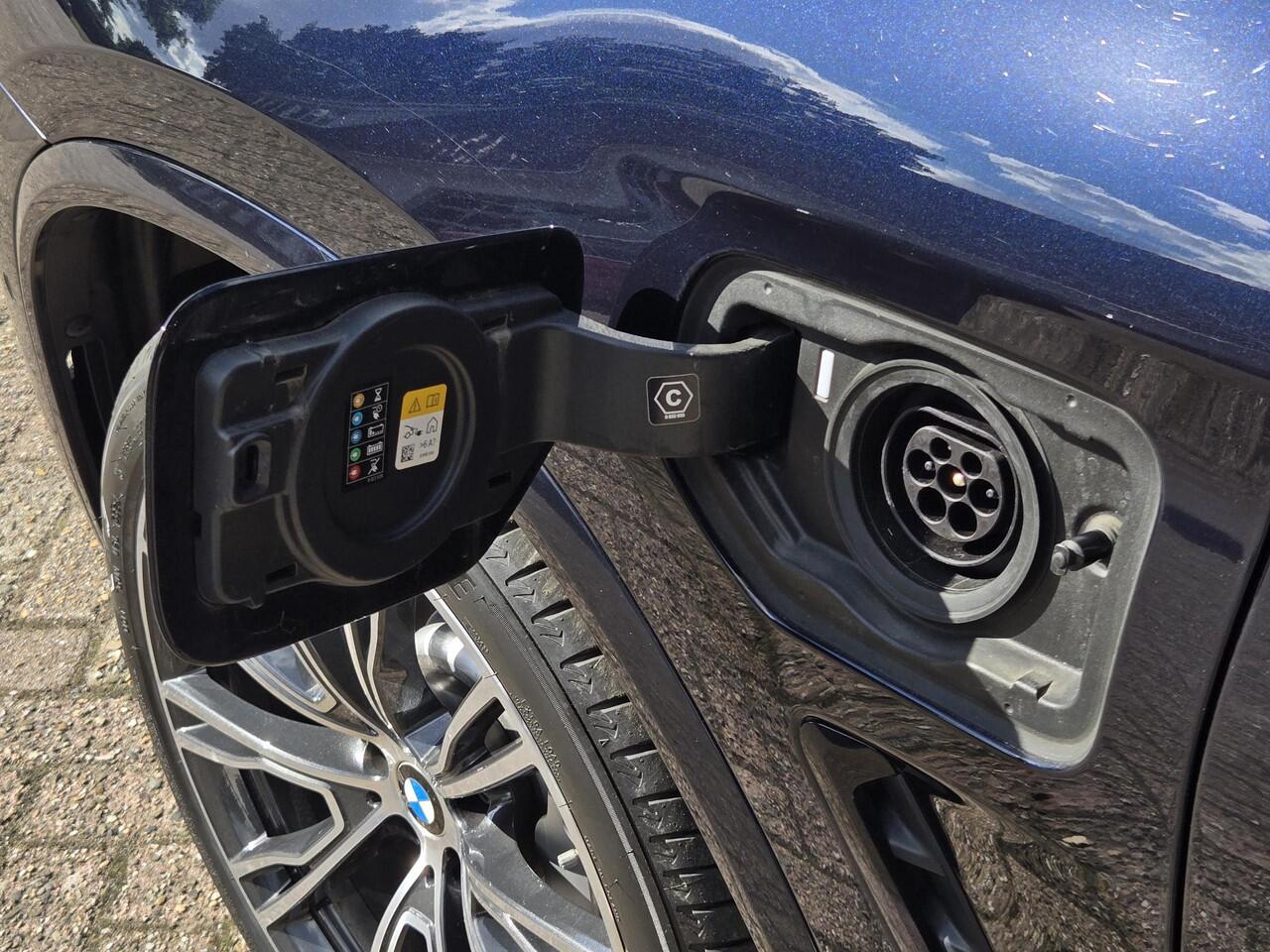 BMW X3 xDrive30e M SPORT LCI | MEMORY STOELEN | PANORAMA | LEDER | CAMERA |