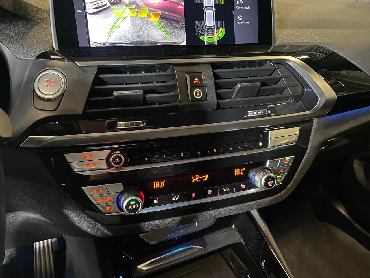 BMW X3 xDrive30e / Panorama / Navi / HUD / Keyless / Carplay / DAB