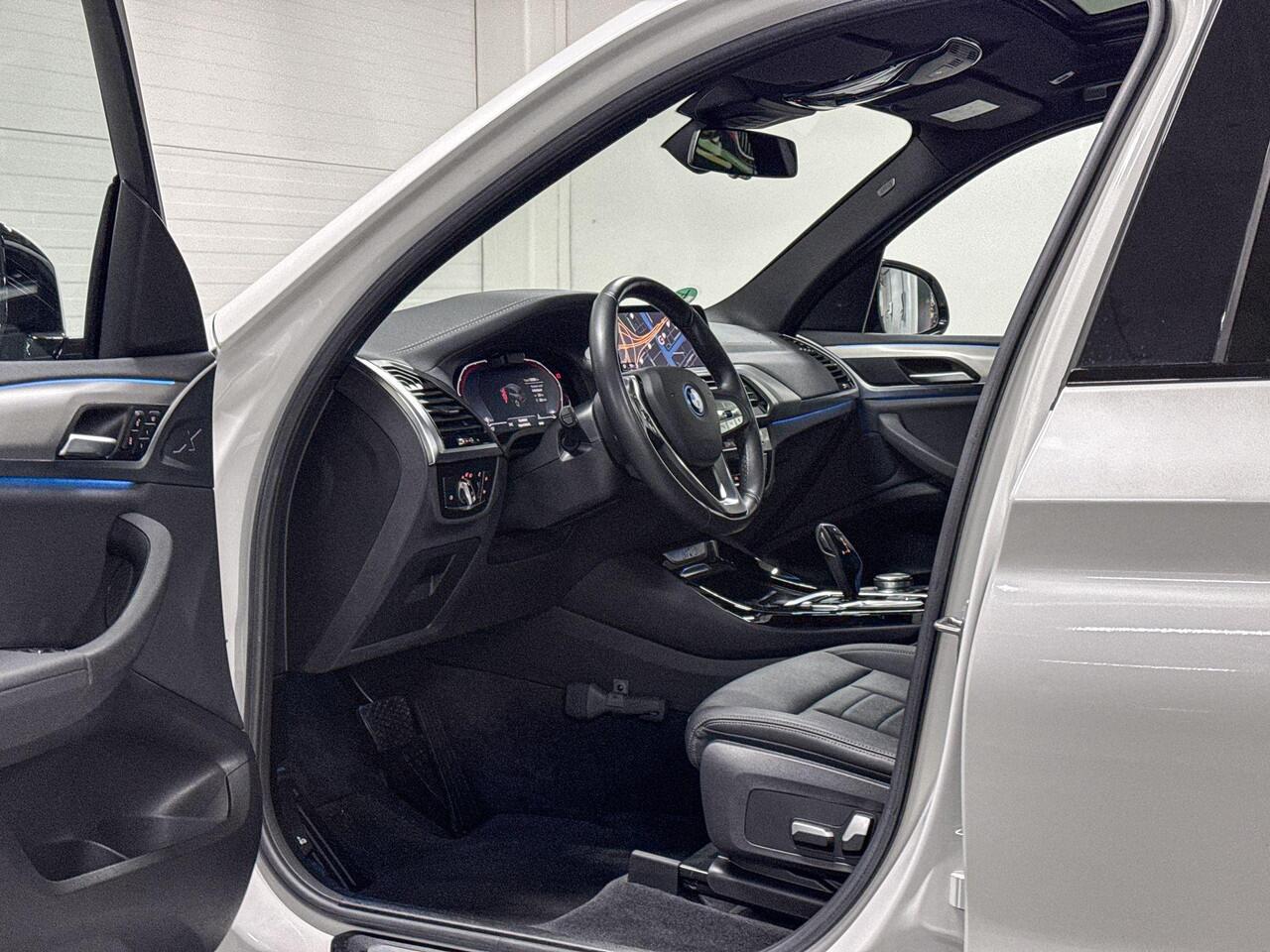 BMW X3 iX3 Executive 80 kWh | Stoelverwarming | Pano | Achteruitrij Camera
