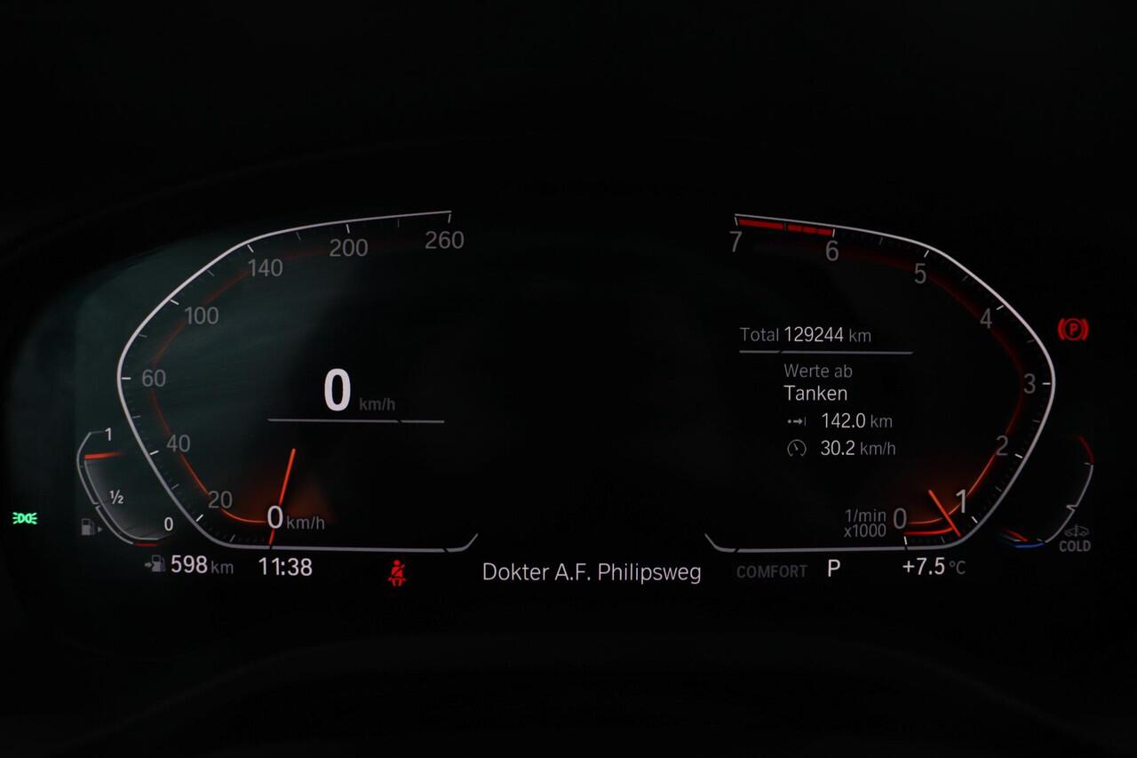 BMW X3 xDrive30i High Executive | Trekhaak | Harman/Kardon | Voorstoelen Verwarmd | extra getint glas achter |