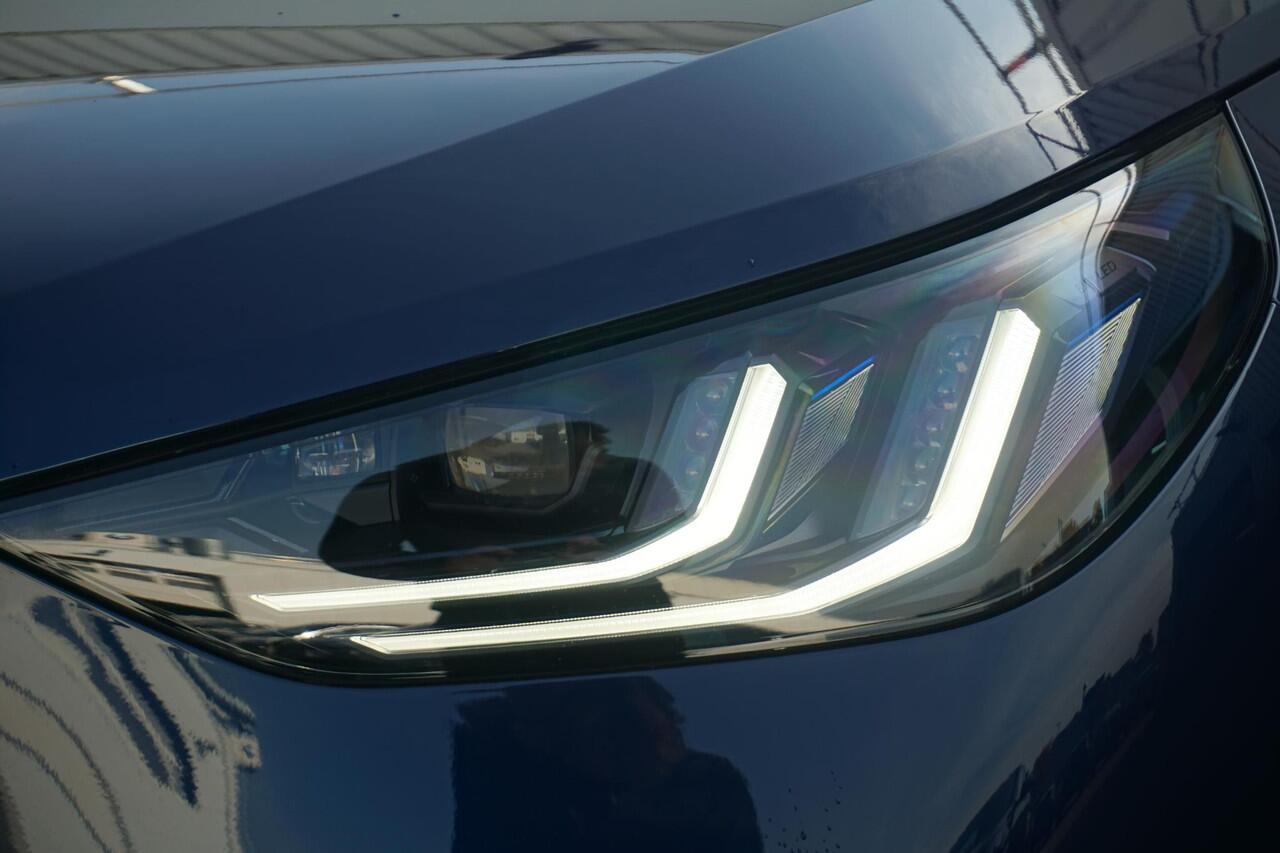 BMW X3 xDrive20i M Sport Pro | Trekhaak / Panoramadak / Stoelventilatie / Harman Kardon / Head-up / Rondomzicht camera / Cruise control adaptief