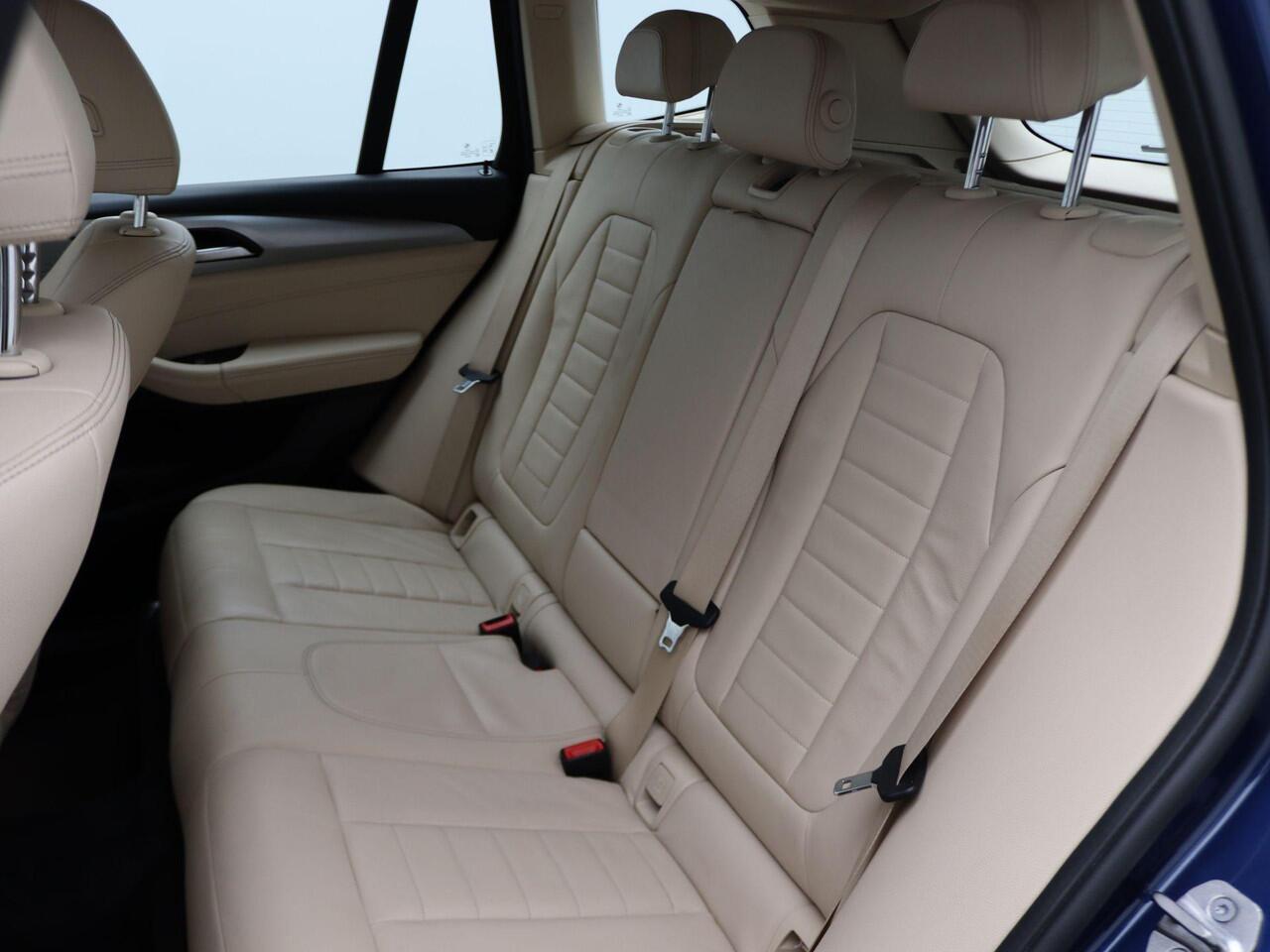 BMW X3 xDrive20i High Executive Edition | Driving Assistant Plus | Head-Up Display | Parking Pack | Elek. stoelen | 18"