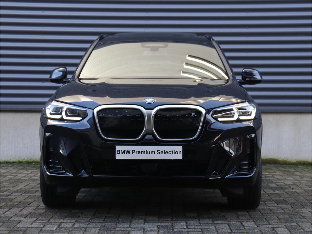 BMW X3 iX3 Executive | M Sportpakket | Driving Assistant Prof. | Getint Glas | Stuurwielverwarming | Adaptief Onderstel | Sportstoelen | Adaptieve LED | 19'' LMV