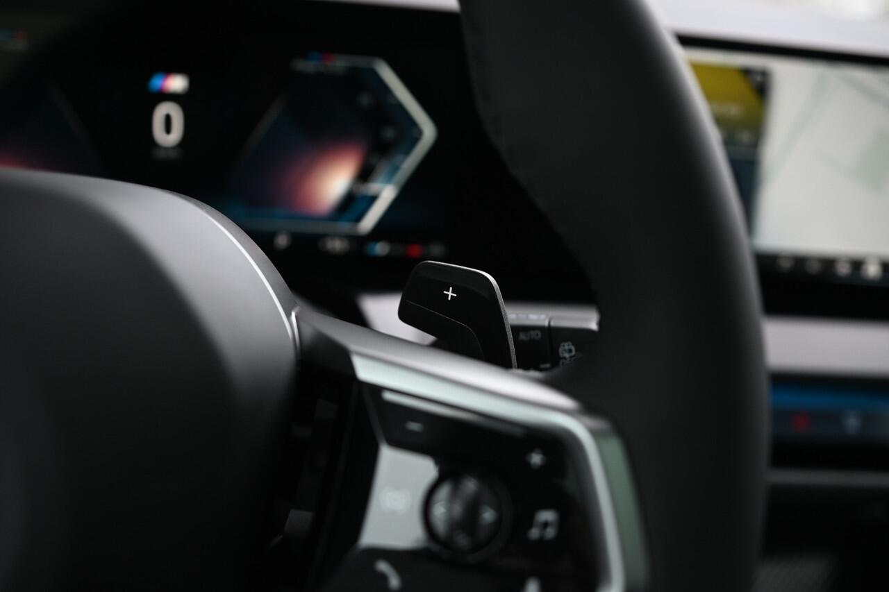 BMW X3 20 xDrive M Sport Automaat / Panoramadak / Trekhaak / Sportstoelen / Parking Assistant Plus / Adaptieve LED / Comfort Access