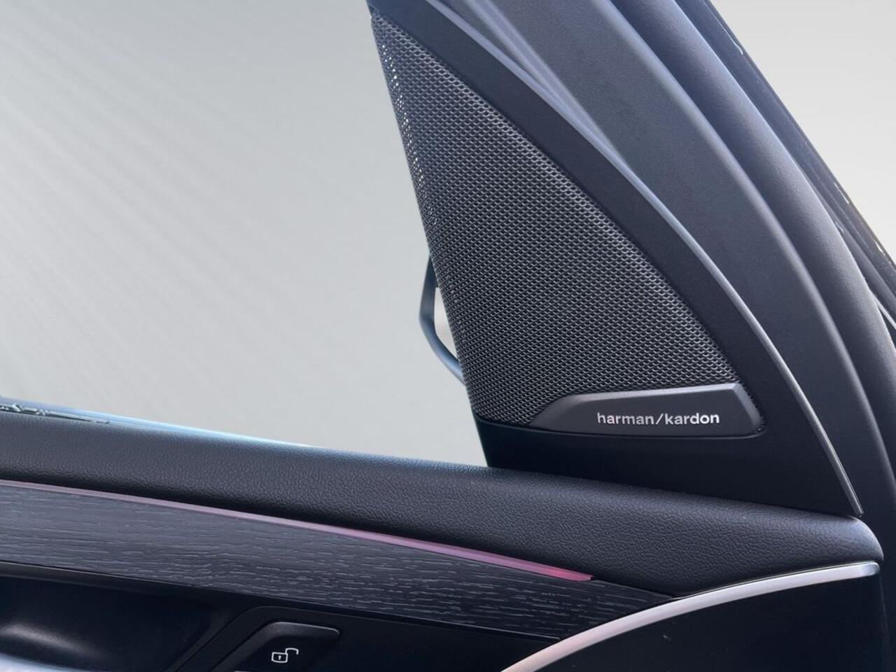 BMW X3 xDrive20d 190 PK ACC Live Cockpit Sportstoelen Harman Kardon Stoelverwarming Stuurverwarming 18 Inch