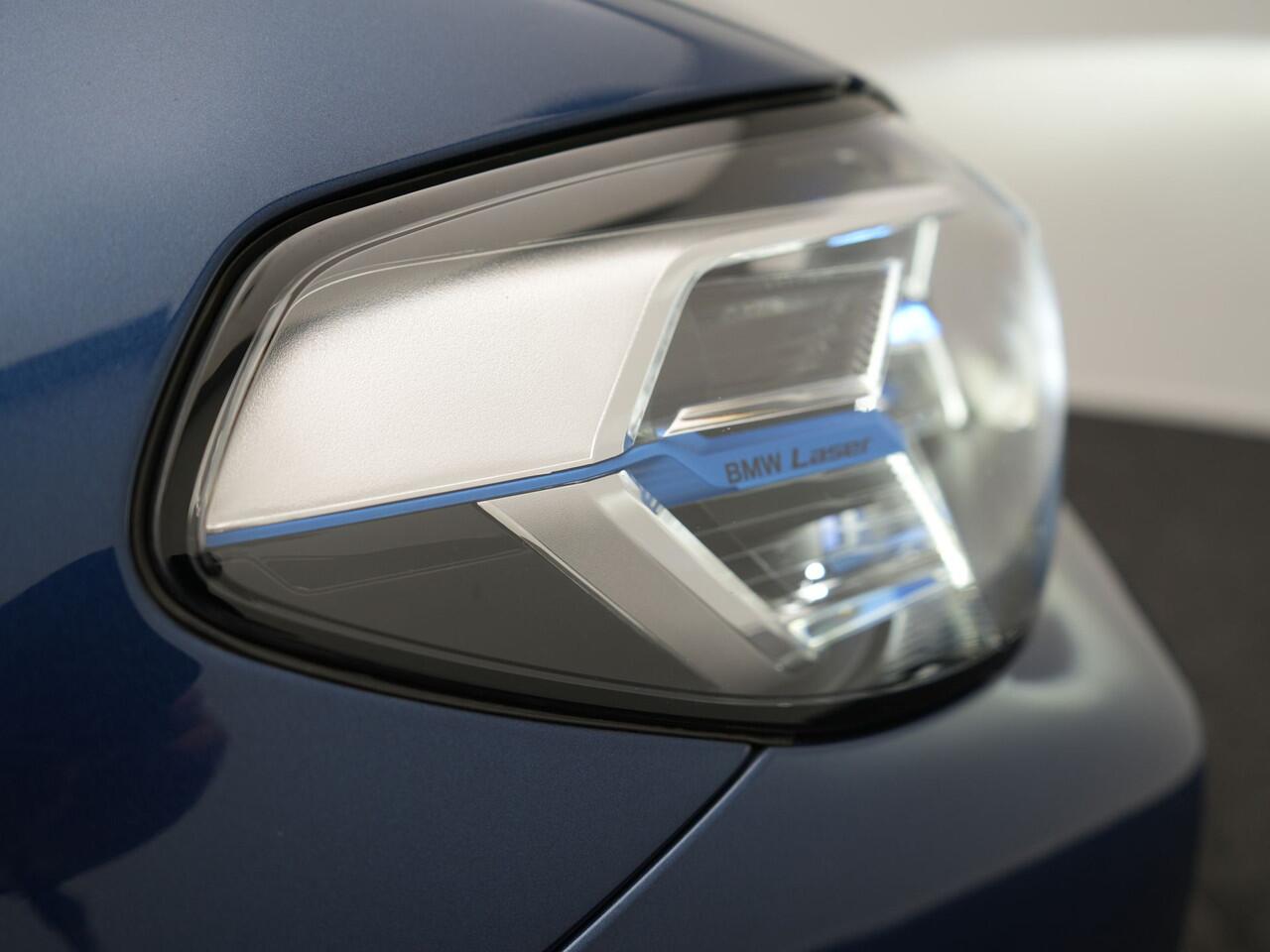 BMW X3 xDrive30e LCI FACELIFT MODEL Plug In Hybrid 293pk Dealer O.H PHEV | Trekhaak af Fabriek | Panodak | Laser LED | 360 Camera | Head Up | Lederen Sportstoelen Memory | Keyless | Apple Carplay |