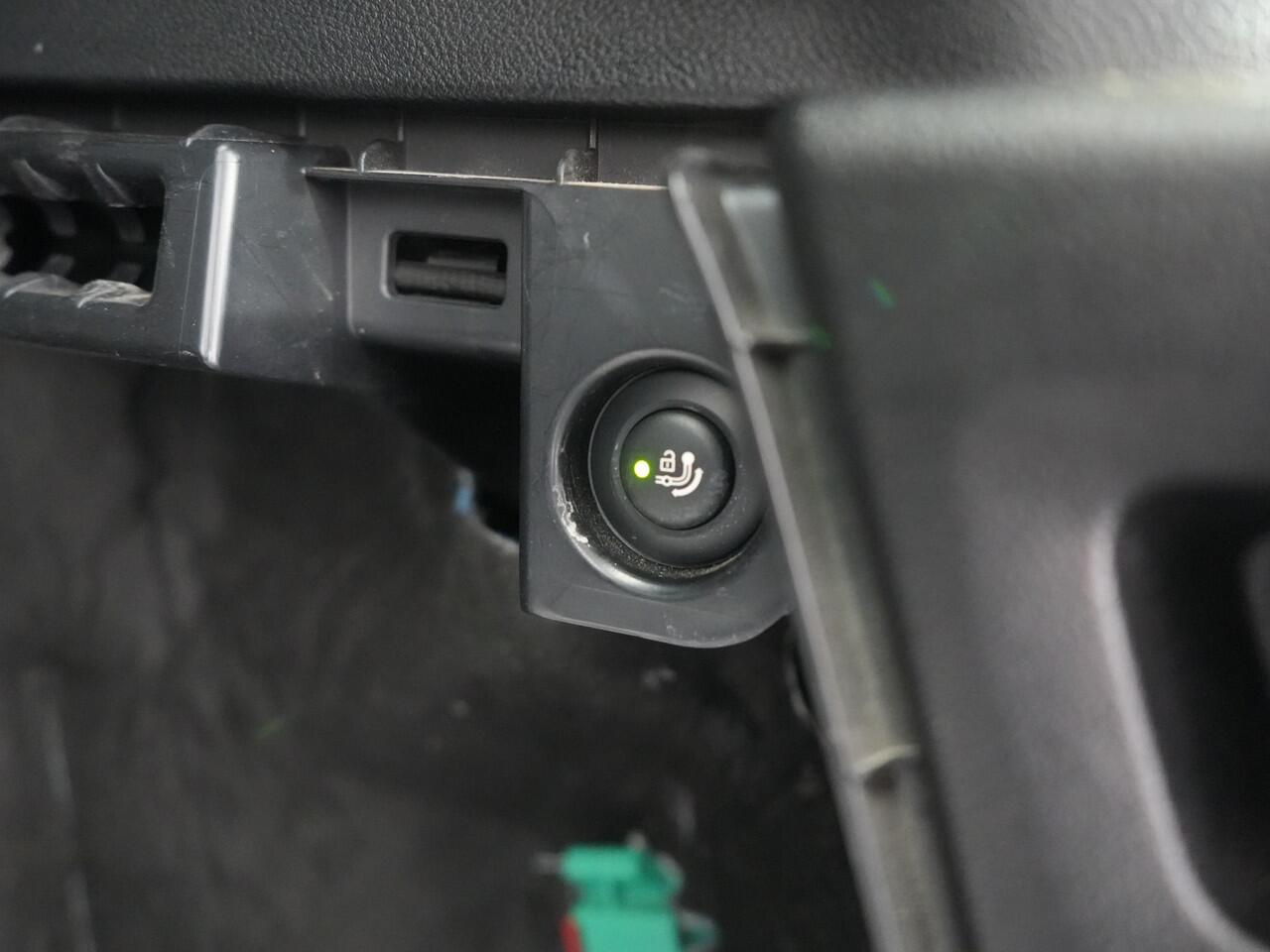 BMW X3 xDrive30e M Sport Plug In Hybrid 293pk Dealer O.H. PHEV | Trekhaak Af Fabriek | Adaptive Cruise | Camera | Apple Carplay | Lederen Sportstoelen Verwarmd | Sfeerverlichting | Navigatie |