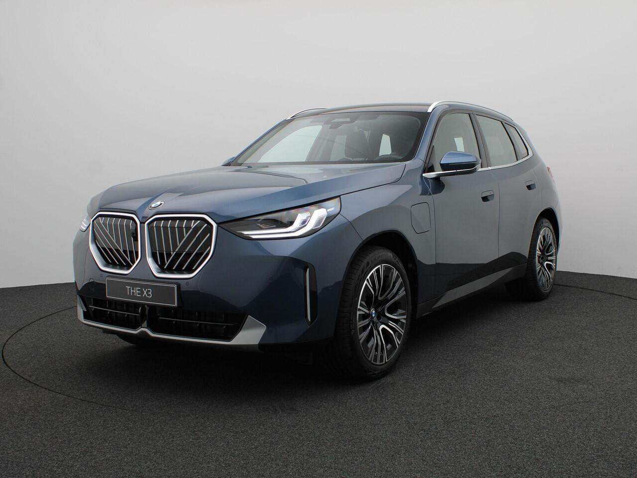 BMW X3 30e xDrive Panoramadak | Iconic Glow | Professional Pack | Comfort Pack