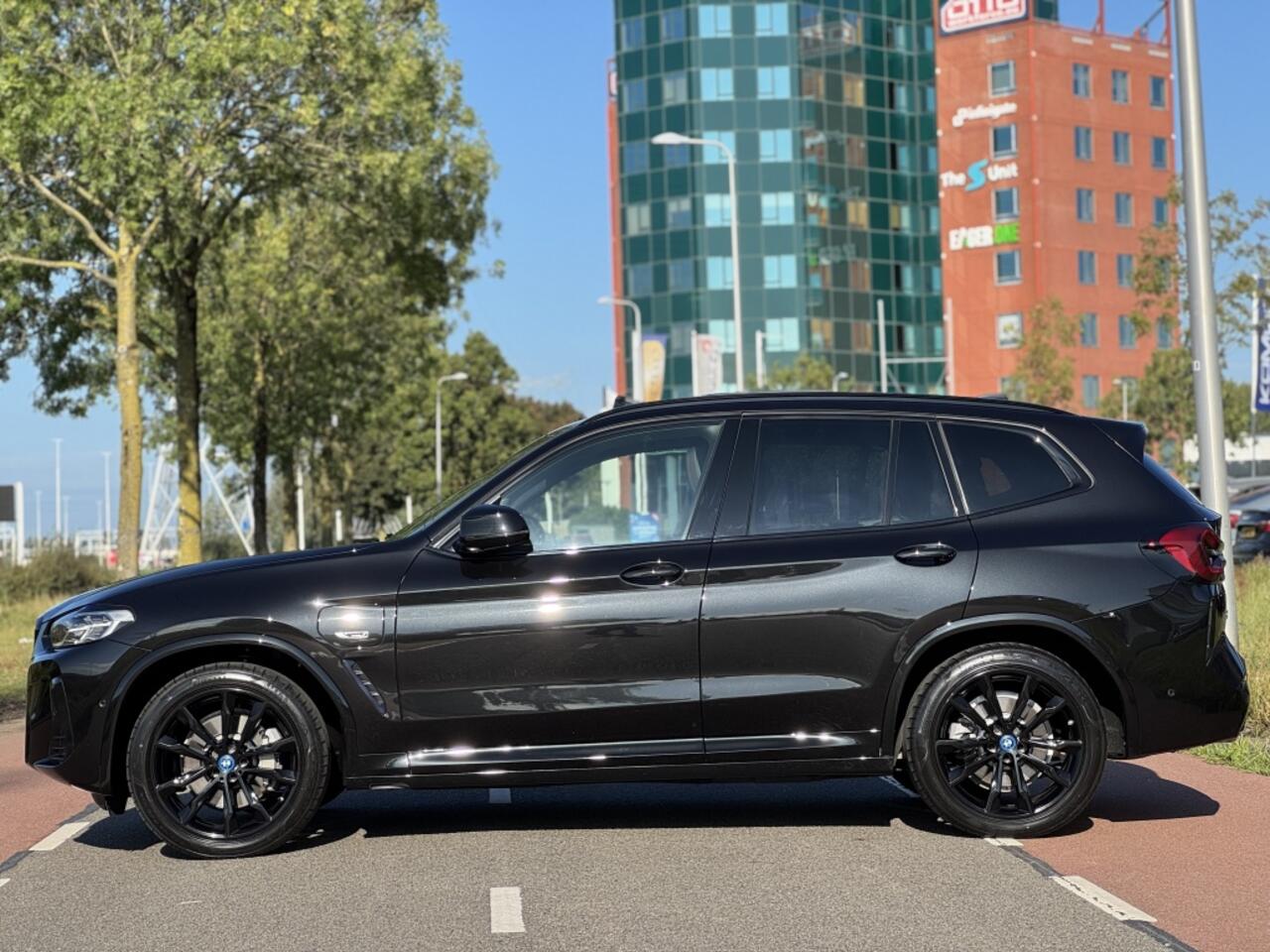 BMW X3 xDrive30e M-Sport 292 Pk Carbon Pano Camera