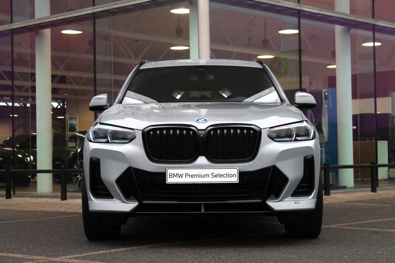 BMW X3 xDrive30e High Executive M Sport Automaat / Laserlight / Sportstoelen / Parking Assistant / Live Cockpit Professional / Stoelverwarming