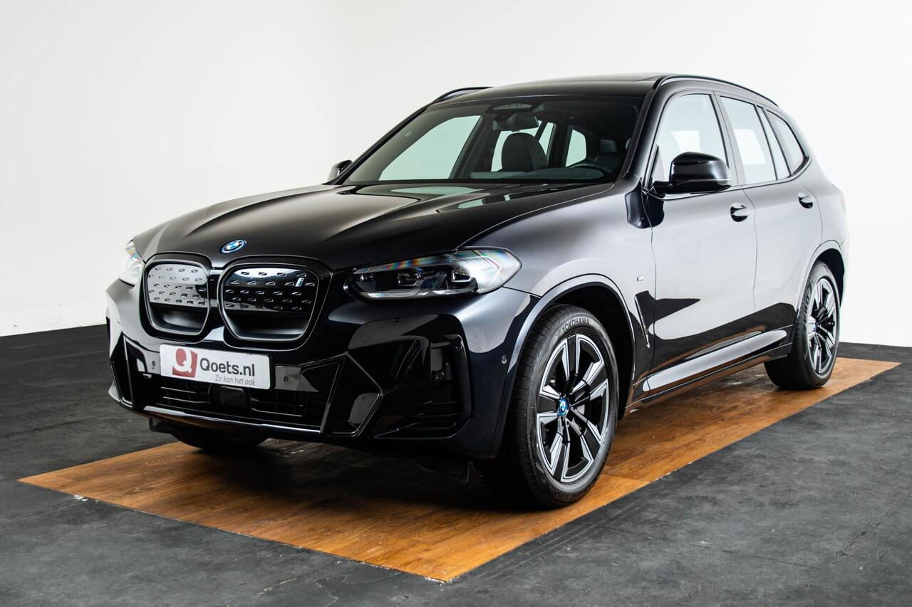 BMW X3 iX3 Executive 80 kWh Sportstoelen - Elektrisch verwarmde voorstoelen - Comfort Access - Driving Assistant Professional - Active Guard - Active Protection - Parking Pack - Akoestische voetgangersbescherming -