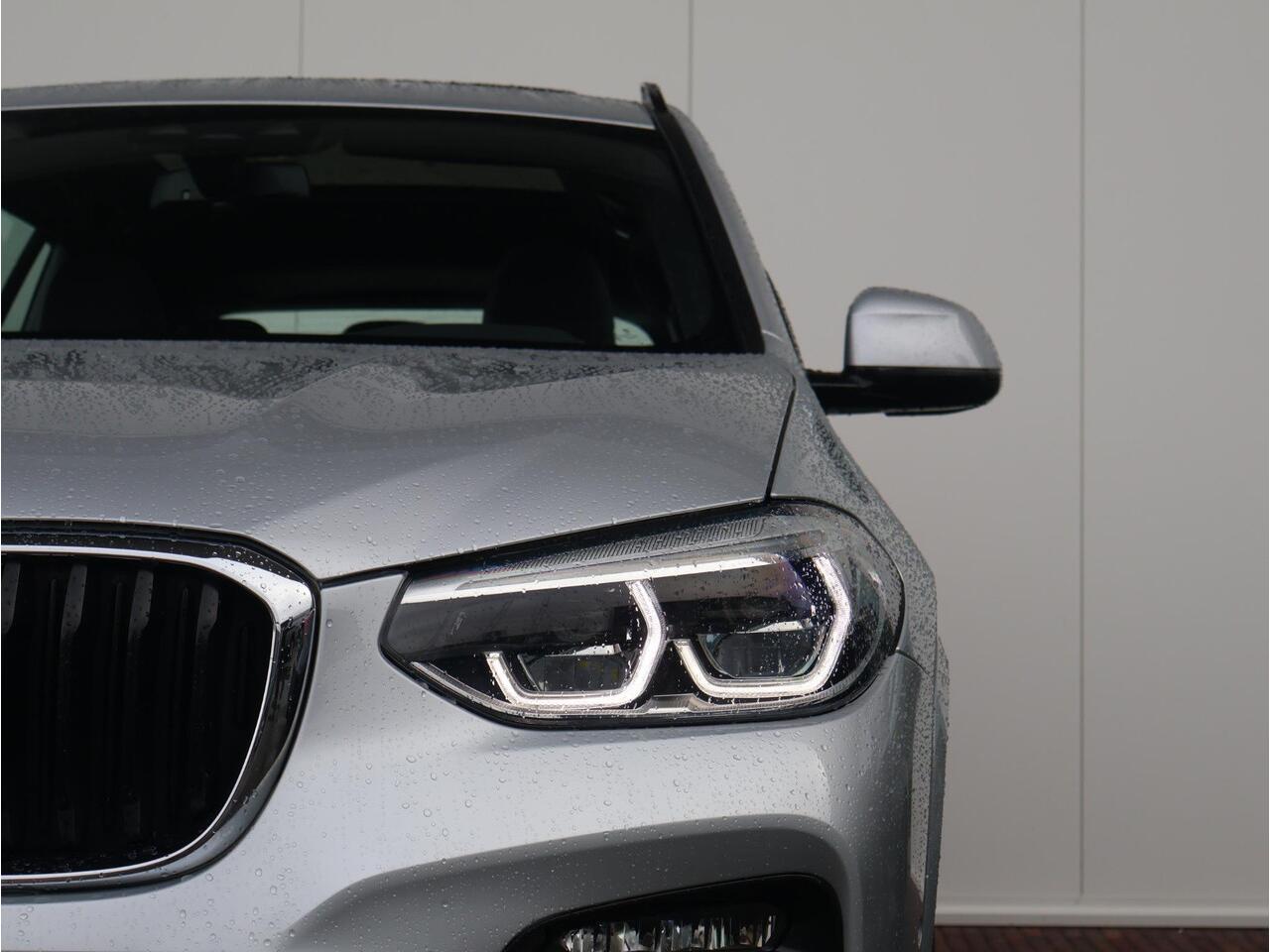 BMW X3 xDrive20i High Executive M-Sportpakket / Head Up Display / Trekhaak / Comfort Access / HIFI /