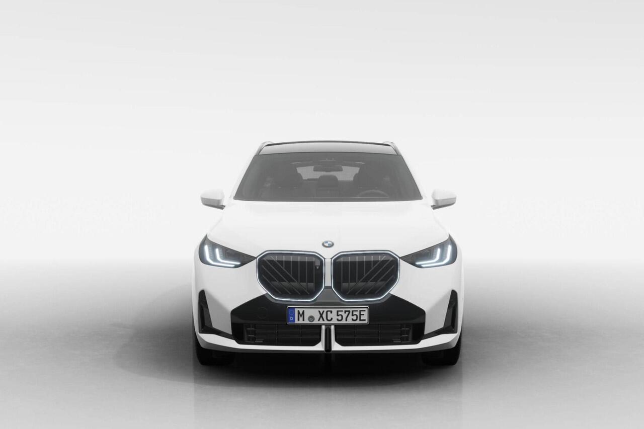 BMW X3 30e xDrive | Glazen panoramadak | Verwarmde stoelen voor en achter