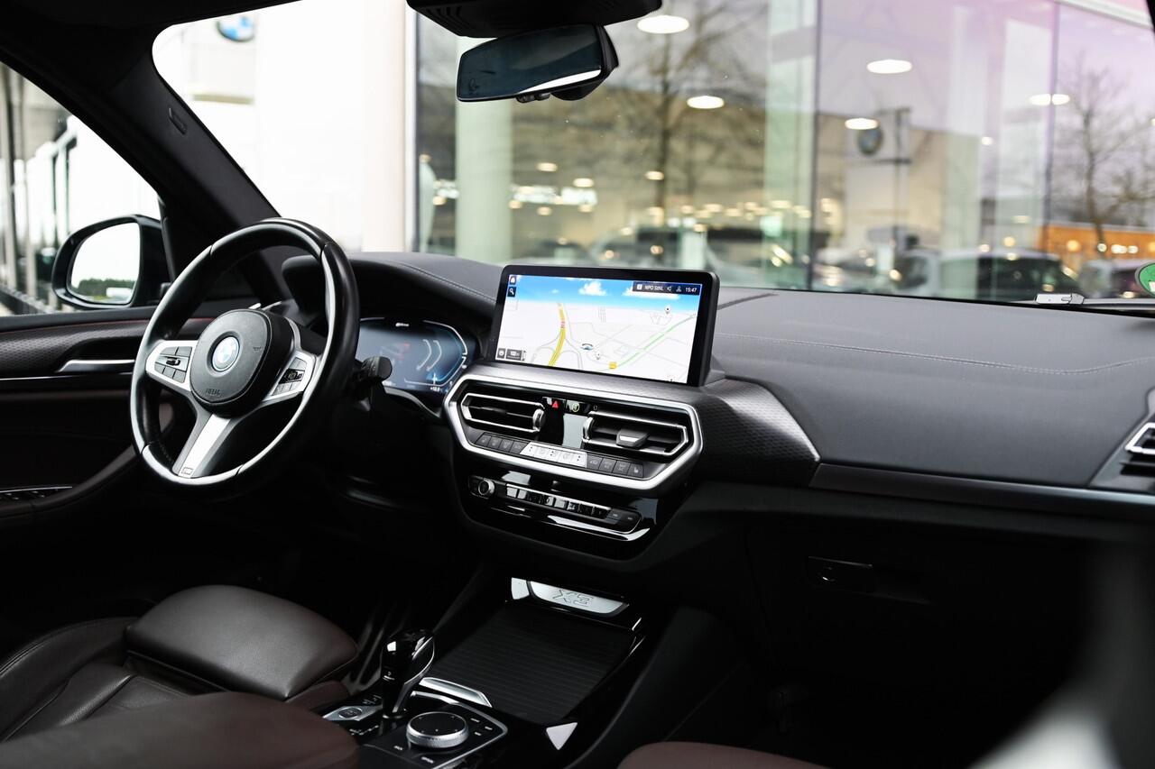 BMW X3 xDrive30e High Executive M Sport Automaat / BMW M 50 Jahre / Trekhaak / Sportstoelen / LED / Live Cockpit Professional / Parking Assistant / Stoelverwarming