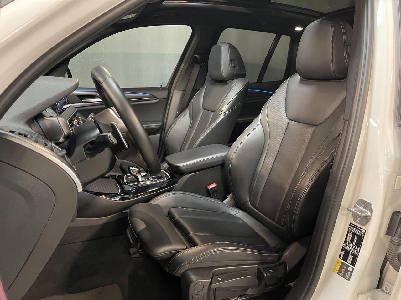 BMW X3 xDrive30e High Executive M Sport 19"/Leder/Panoramadak/Harman Kardon/Dodehoek/Sport Steering/Stoelverwarming/Sfeerverlichting/Camera/Apple Carplay & Android Auto