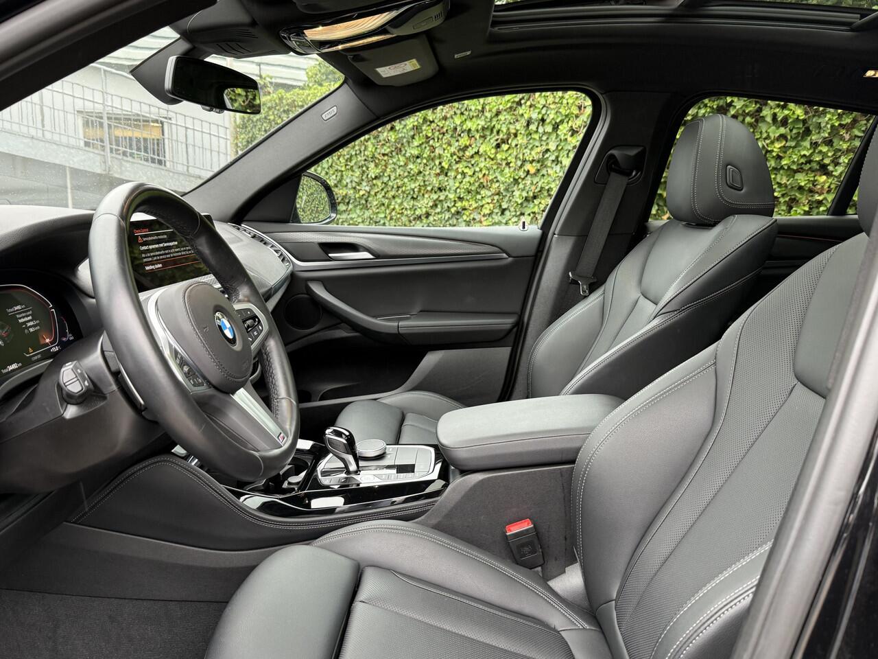 BMW X4 xDrive20i | M-Sport | 20'' | Panorama | Camera | Getint Glas